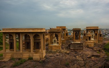 Hindu mezarlığı mozolesi. Jaisalmer, Rajasthan, Hindistan