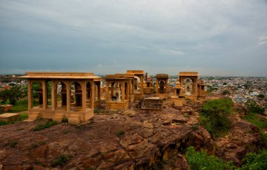 Hindu mezarlığı mozolesi. Jaisalmer, Rajasthan, Hindistan