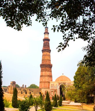 Kutub Minar, en uzun minare UNESCO Dünya Mirası Sitesi, Yeni Delhi, Hindistan