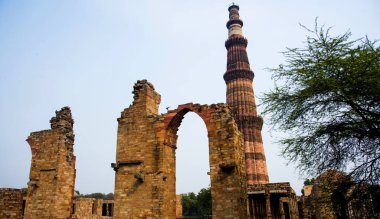 Kutub Minar, en uzun minare UNESCO Dünya Mirası Sitesi, Yeni Delhi, Hindistan