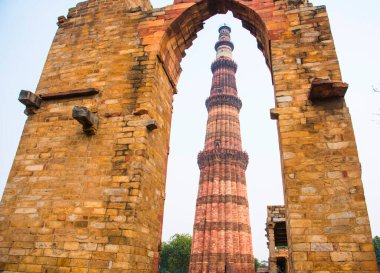 Kutub Minar, en uzun minare UNESCO Dünya Mirası Sitesi, Yeni Delhi, Hindistan