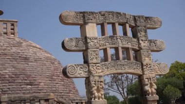 Sanchi Stupa, UNESCO Dünya Mirası Bölgesi İmparator Ashoka tarafından inşa edilen 2200 yıllık bir Budist anıtı..