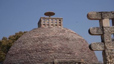 Sanchi Stupa, UNESCO Dünya Mirası Bölgesi İmparator Ashoka tarafından inşa edilen 2200 yıllık bir Budist anıtı..