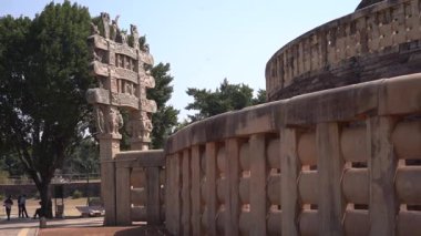 Sanchi Stupa, UNESCO Dünya Mirası Bölgesi İmparator Ashoka tarafından inşa edilen 2200 yıllık bir Budist anıtı..