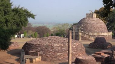 Sanchi Stupa, UNESCO Dünya Mirası Bölgesi İmparator Ashoka tarafından inşa edilen 2200 yıllık bir Budist anıtı..