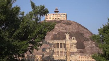 Sanchi Stupa, UNESCO Dünya Mirası Bölgesi İmparator Ashoka tarafından inşa edilen 2200 yıllık bir Budist anıtı..