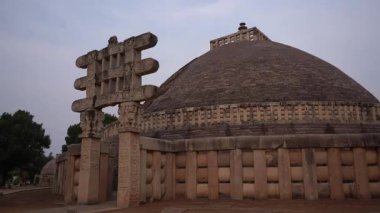 Sanchi stupa, UNESCO tarafından Dünya Mirası olarak listelenen Budist anıtlar, İmparator Ashoka tarafından inşa edilen 2200 yıllık Budist anıtı, Unesco Dünya Mirası.