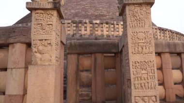 Sanchi stupa, UNESCO tarafından Dünya Mirası olarak listelenen Budist anıtlar, İmparator Ashoka tarafından inşa edilen 2200 yıllık Budist anıtı, Unesco Dünya Mirası.
