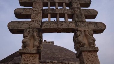 Sanchi stupa, UNESCO tarafından Dünya Mirası olarak listelenen Budist anıtlar, İmparator Ashoka tarafından inşa edilen 2200 yıllık Budist anıtı, Unesco Dünya Mirası.