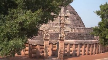 Sanchi stupa, UNESCO tarafından Dünya Mirası olarak listelenen Budist anıtlar, İmparator Ashoka tarafından inşa edilen 2200 yıllık Budist anıtı, Unesco Dünya Mirası.