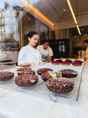 Paris - 04 Eylül 2024 - Michelin Star Pastanesinde Şefle Fransız Pastalarının Kapanışı