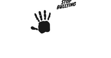 Şiddete ve zorbalığa karşı uluslararası gün, okuldaki siber zorbalık ve zorbalığa karşı uluslararası gün için idealdir, buna siber zorbalık da dahil.
