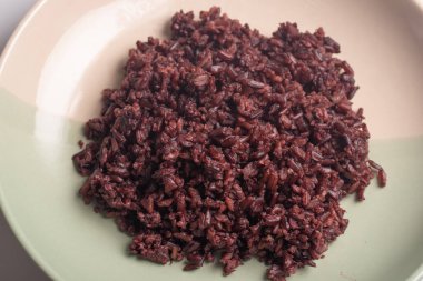 Beyaz Arkaplanda Pişmiş Riceberry