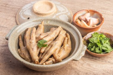 Tavuk Ayakları Çin Tavuk Çorbası