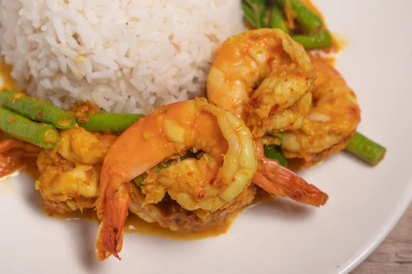 Stir fried Prawn Curry Paste with Long Beans