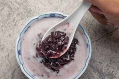 Black sticky rice in coconut milk