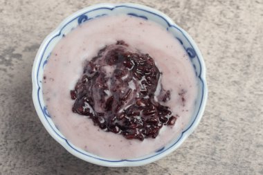 Black sticky rice in coconut milk