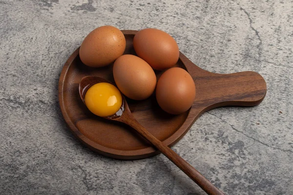 Fresh Chicken Eggs Wooden Plate — Foto de Stock