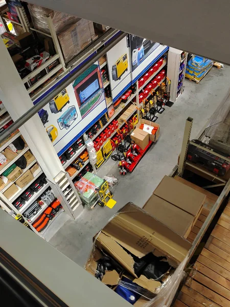 Budowlany Supermarket Towarami Półkach Bez Ludzi Widok Góry — Zdjęcie stockowe