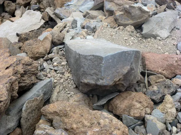 Sivatagi Táj Nagy Kövekkel Háttérben Aszály Kiszáradt Föld — Stock Fotó
