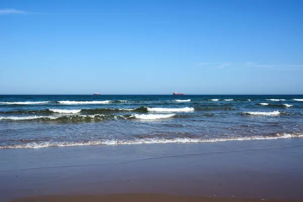 Una Vista Pittoresca Del Paesaggio Marino Dalla Spiaggia Due Navi — Foto Stock