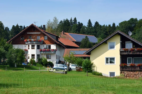 Solar Panels Roofs Cottages Forest Alternative Energy Environmental Protection Picturesque — Stock Photo, Image