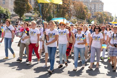 Kyiv 'deki Bağımsızlık Yürüyüşü. Khreshhatyk Caddesi, 2019 