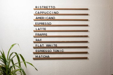Menü Kurulu, Asılı Kafe Menüsü İmzası