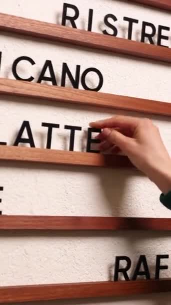 Menu Board Sinal Menu Café Pendurado — Vídeo de Stock