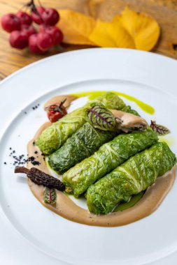 Lokantada şefin hazırladığı lezzetli bir salata.