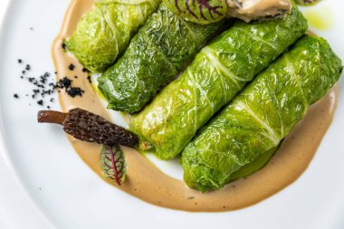 Lokantada şefin hazırladığı lezzetli bir salata.