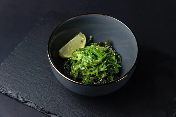 Ein Köstlicher Salat Zubereitet Restaurant Vom Küchenchef — Stockfoto