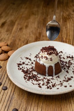 Çikolatalı fondan restoranında tatma.