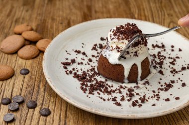 Çikolatalı fondan restoranında tatma.