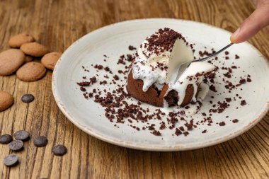 Çikolatalı fondan restoranında tatma.