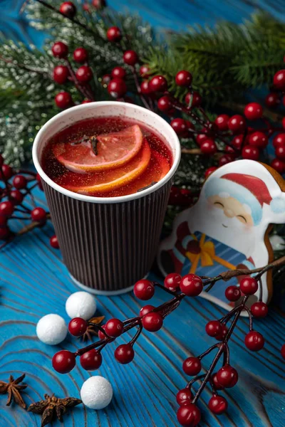 New Year\'s mulled wine with decor. Merry Christmas