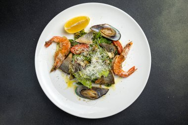 Restoranda nefis bir salata.