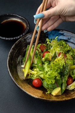 Restoranda nefis bir salata.