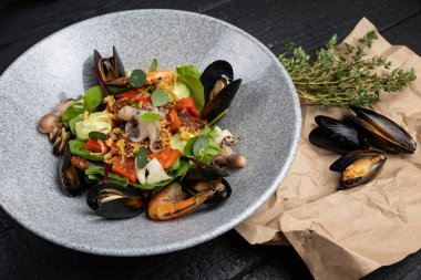 Restoranda nefis bir salata.