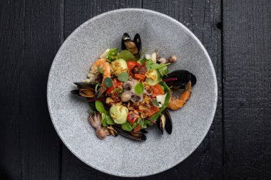 Restoranda nefis bir salata.