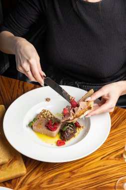 Lokantada lezzetli bir atıştırmalık