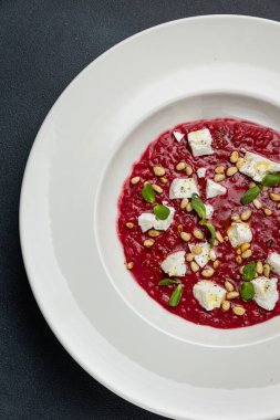 Lokantada peynirli pilav.