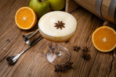 Kokteyl restorandaki barmen tarafından hazırlandı.