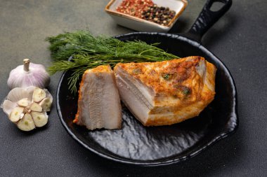 Geleneksel et yemekleri, atıştırmalıklar. Soğuk haşlanmış domuz eti.