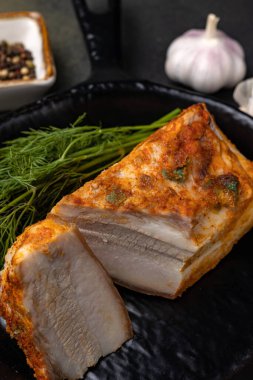 Geleneksel et yemekleri, atıştırmalıklar. Soğuk haşlanmış domuz eti.