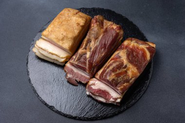 Geleneksel et yemekleri, atıştırmalıklar. Soğuk haşlanmış domuz eti.