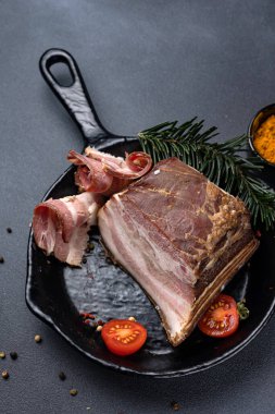 Geleneksel et yemekleri, atıştırmalıklar. Soğuk haşlanmış domuz eti.