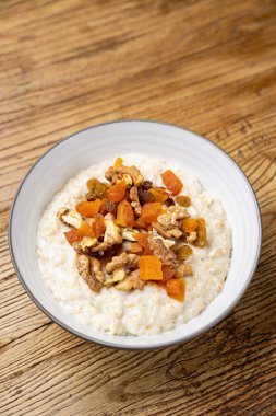 oatmeal with candied fruit and nuts