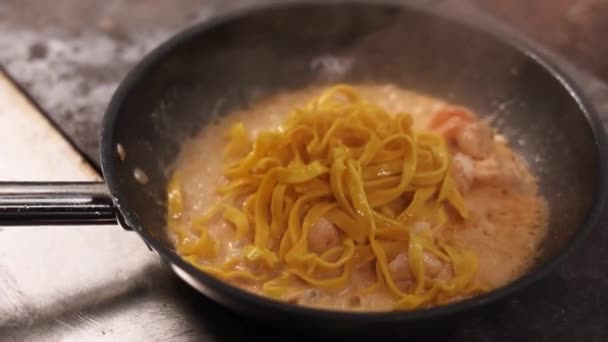 Chef Prepares Seafood Pasta — Stock Video
