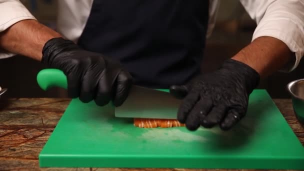 Chef Prepara Salmón Vegano Cocina — Vídeos de Stock
